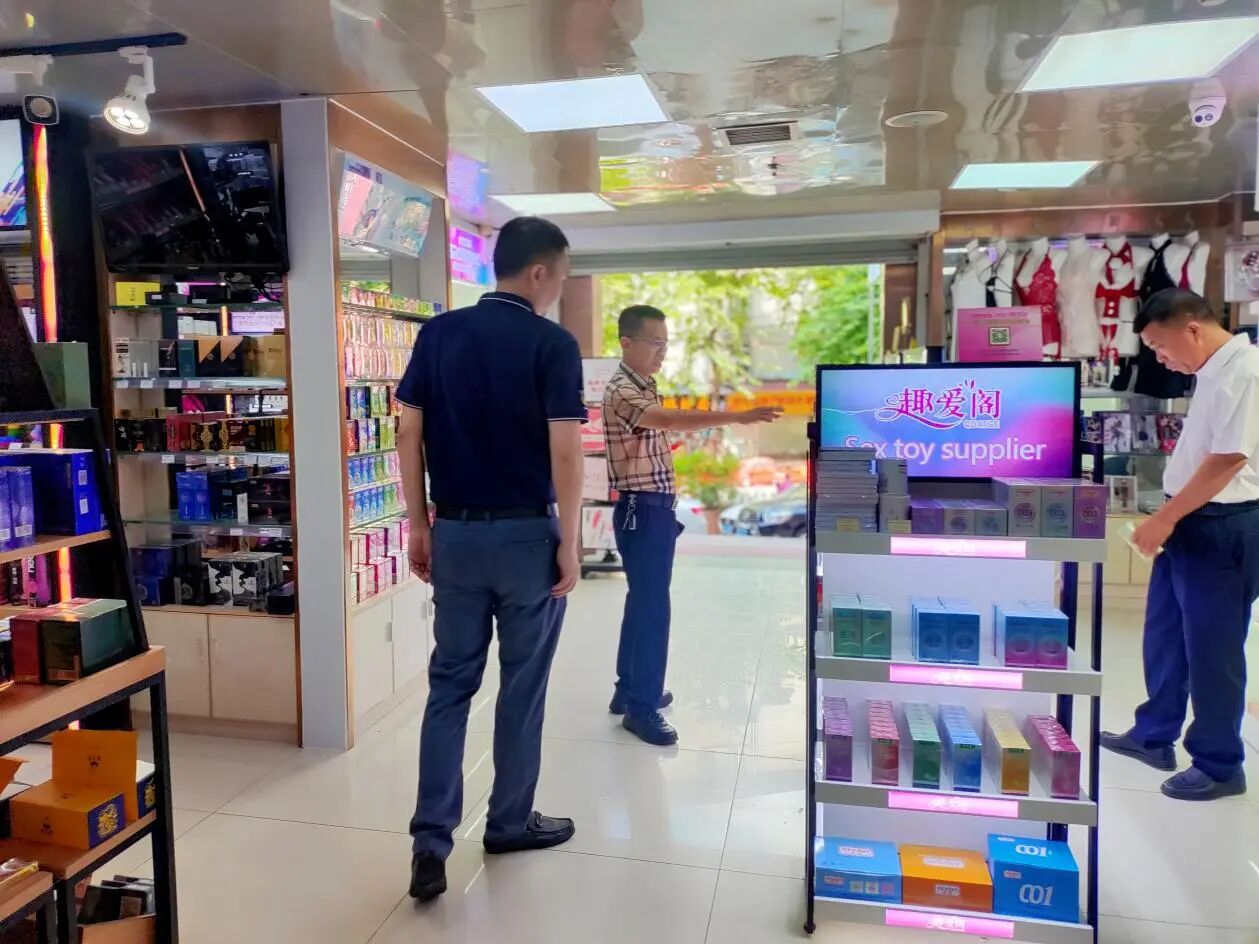 广州工控集团领导一行莅临趣爱阁2.jpg